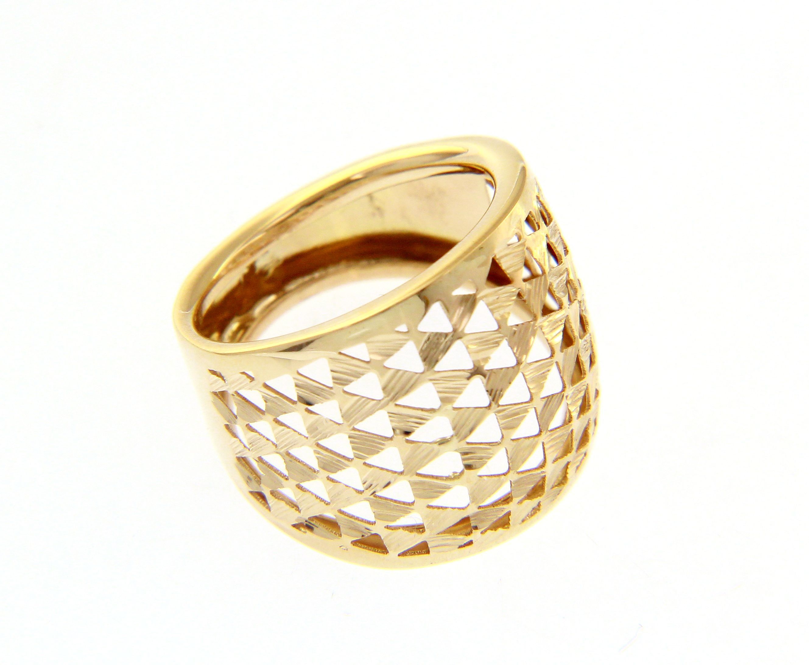 Χρυσό δαχτυλίδι κ14 με τριγωνικές ματ λεπτομέριες (code S223872)